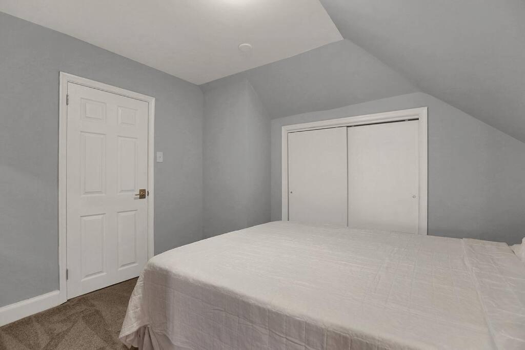 Suites On Seneca - Gorgeous One Bedroom Apartment แฮร์ริสเบิร์ก ภายนอก รูปภาพ